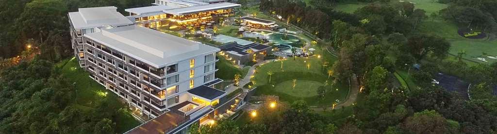 Royal Tulip Gunung Geulis Resort And Golf Bogor Exterior photo