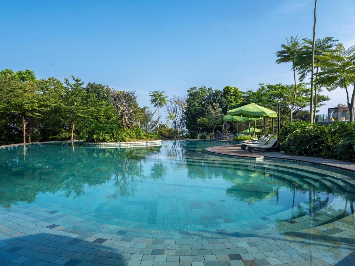 Royal Tulip Gunung Geulis Resort And Golf Bogor Exterior photo